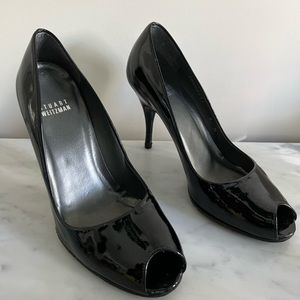 Stuart Weitzman Patent Peep Toe Pump - 6M